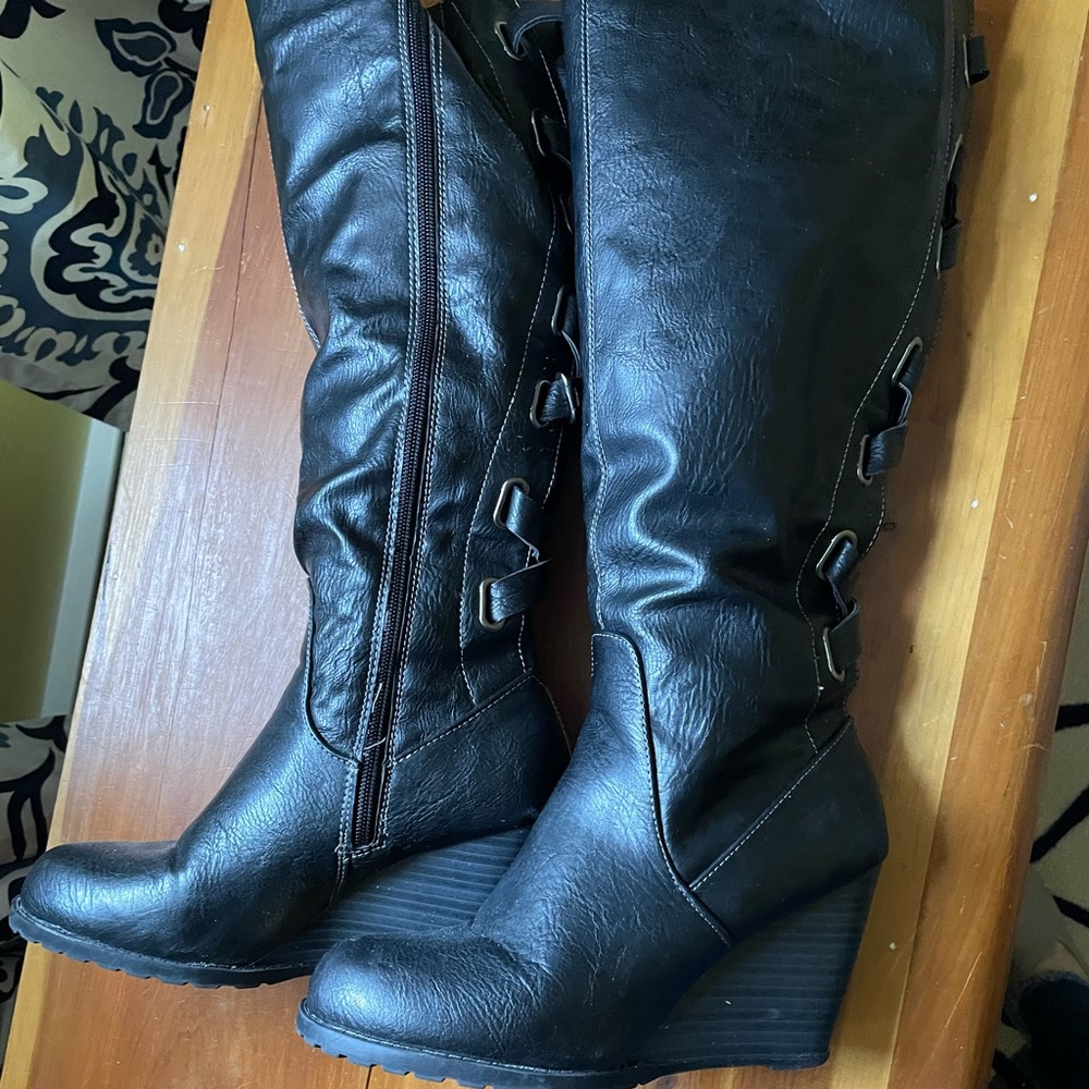 Sbicca size 7 wedge boots